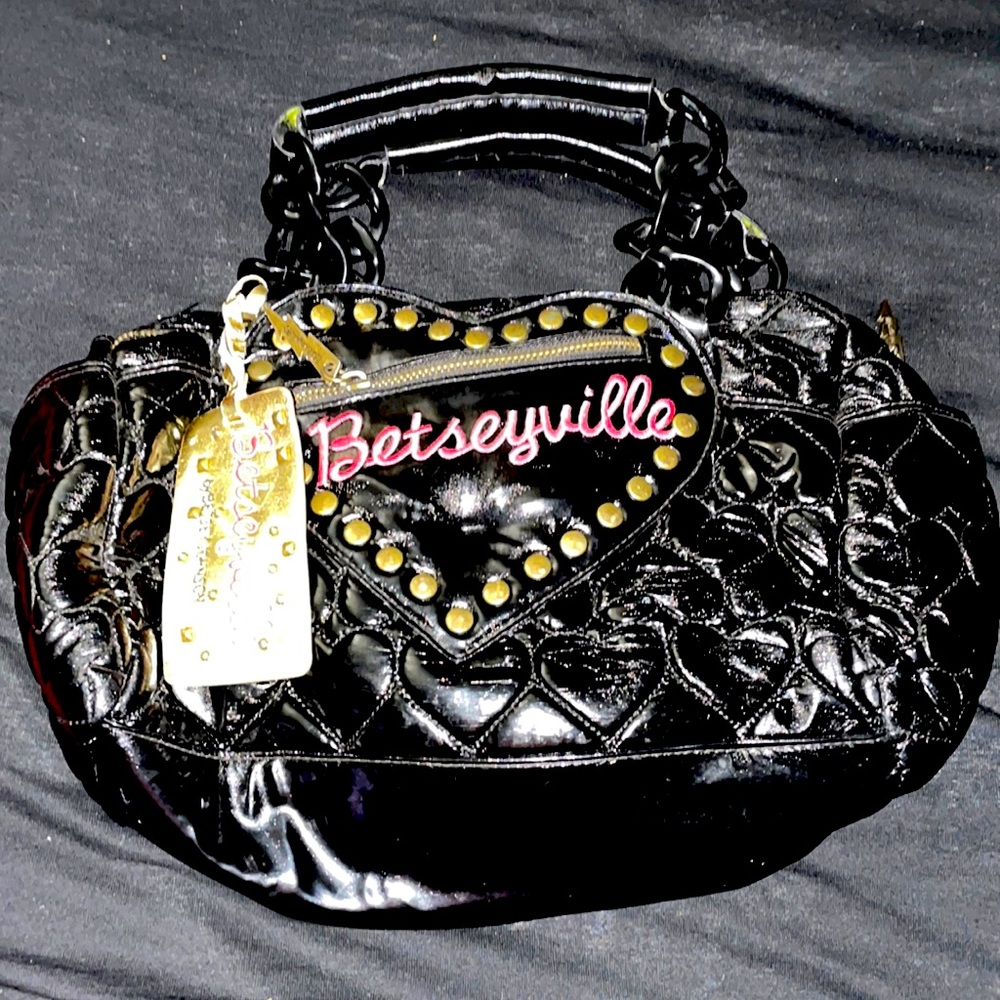Betsey Johnson black heart puff purse